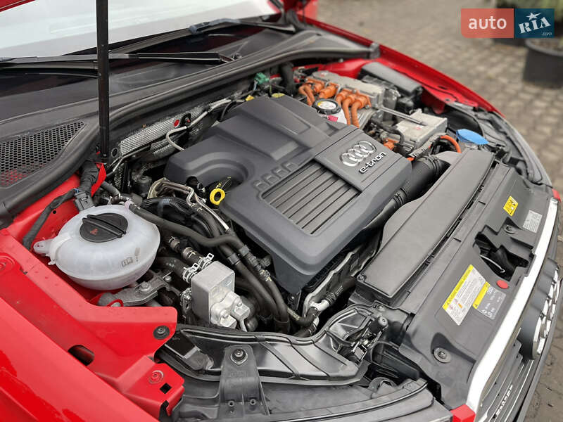 Хэтчбек Audi A3 2015 в Луцке