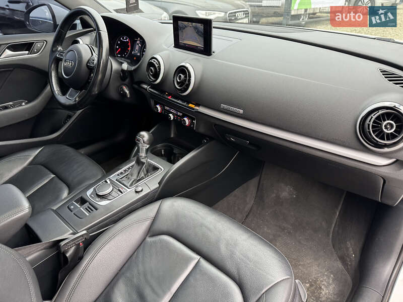 Седан Audi A3 2015 в Ивано-Франковске