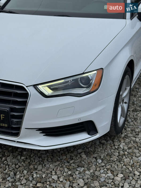 Седан Audi A3 2015 в Ивано-Франковске