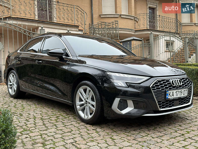 Седан Audi A3 2020 в Киеве