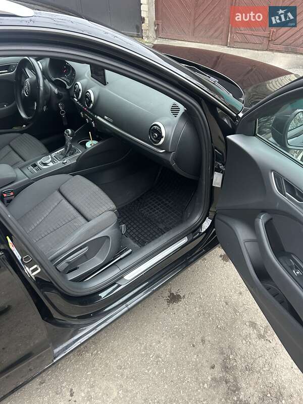 Хэтчбек Audi A3 2017 в Львове