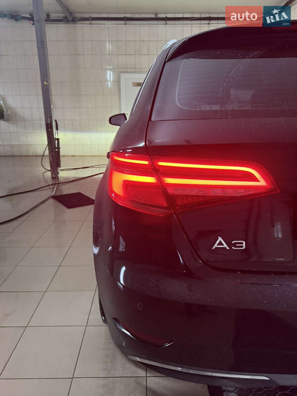 Хэтчбек Audi A3 2017 в Запорожье