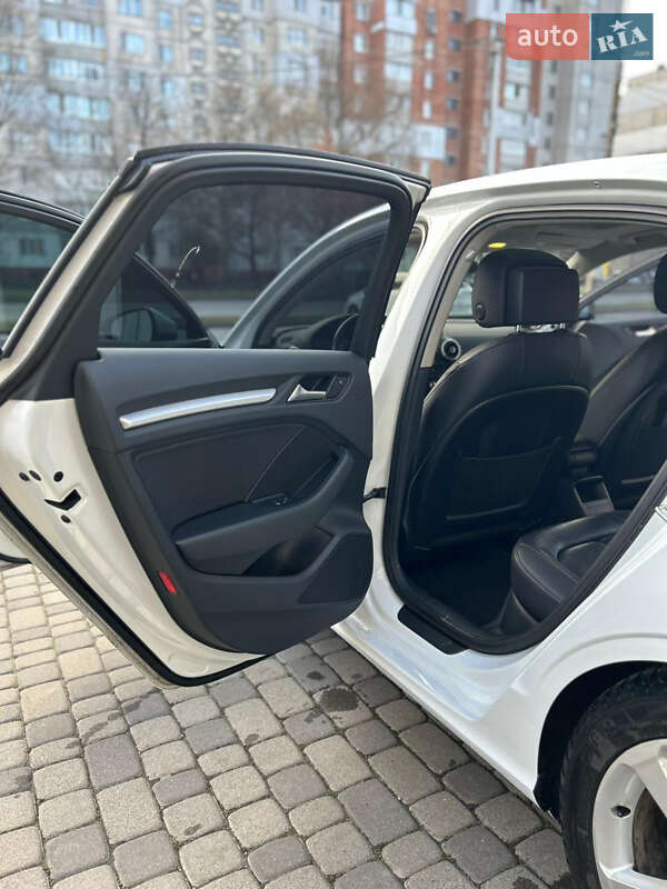 Седан Audi A3 2014 в Хмельницком