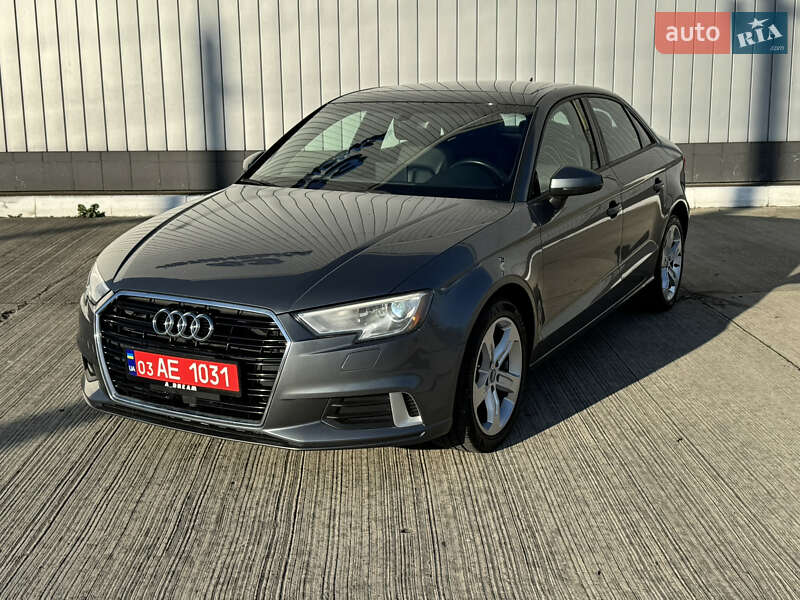 Седан Audi A3 2017 в Черновцах