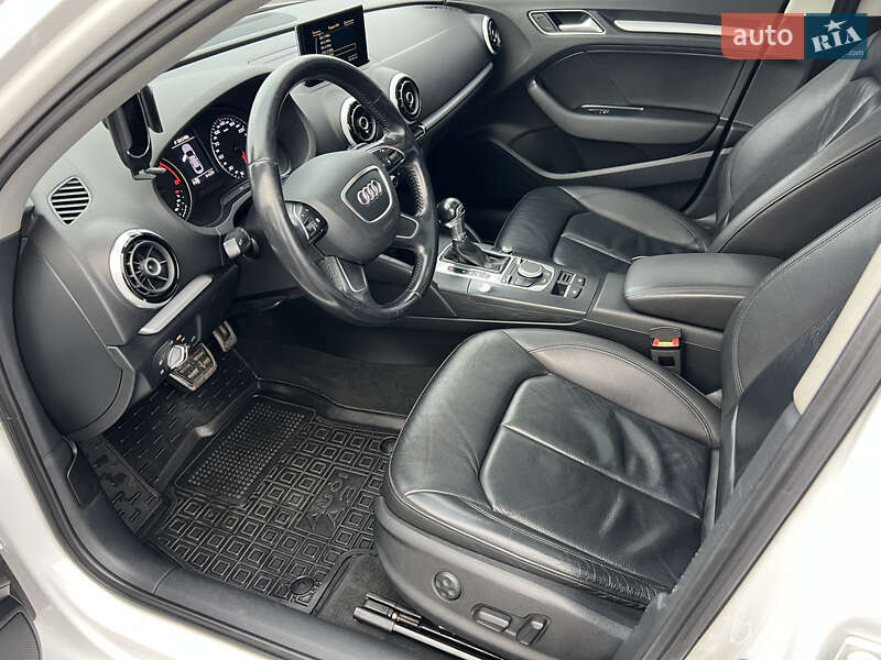 Седан Audi A3 2015 в Балаклії