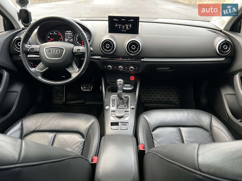 Седан Audi A3 2015 в Балаклії