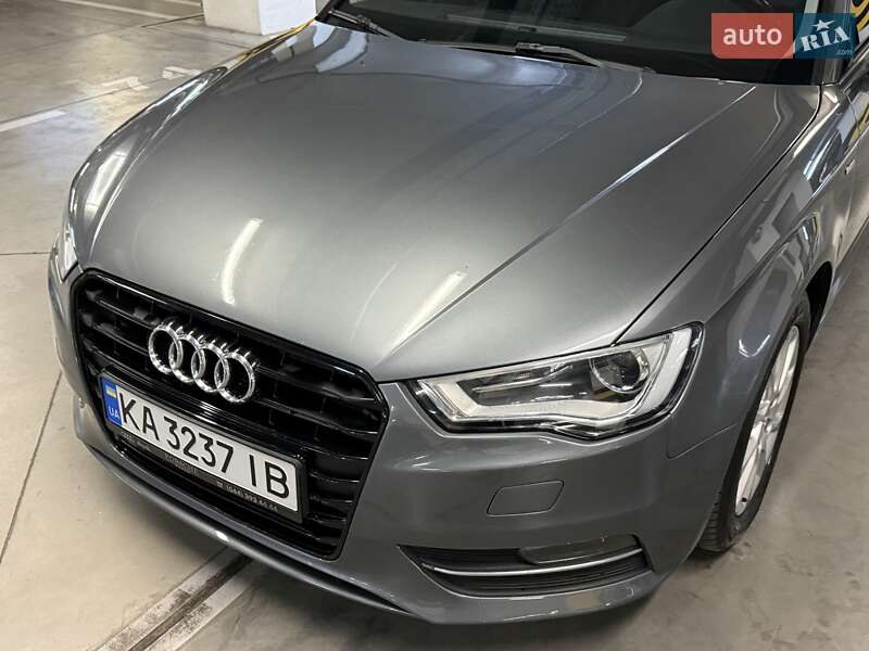 Хэтчбек Audi A3 2016 в Киеве