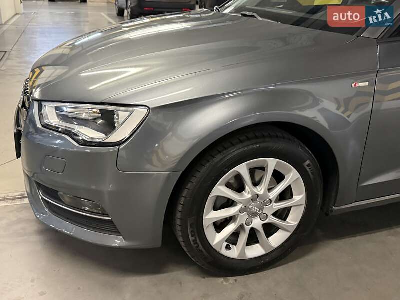 Хэтчбек Audi A3 2016 в Киеве
