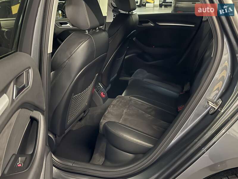 Хэтчбек Audi A3 2016 в Киеве