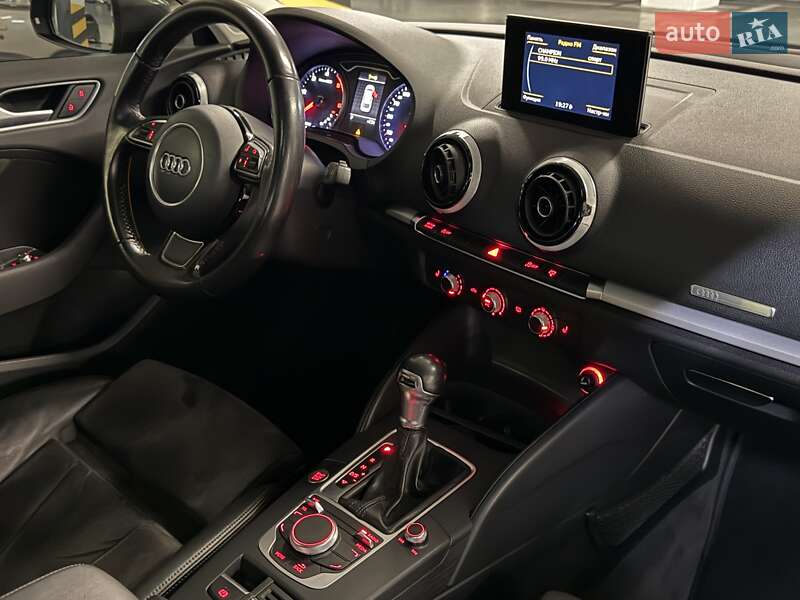 Хэтчбек Audi A3 2016 в Киеве