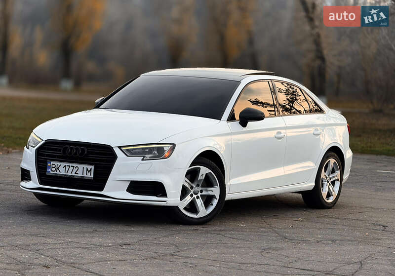 Седан Audi A3 2016 в Каменском фото Седан Audi A3 2016 в Каменском