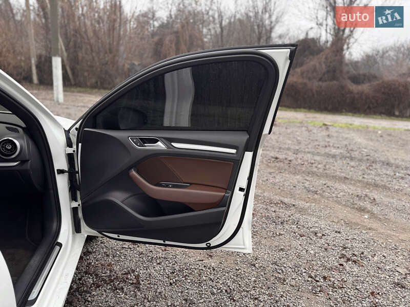 Седан Audi A3 2016 в Каменском фото 15 Седан Audi A3 2016 в Каменском