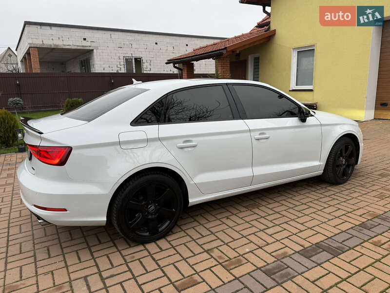 Седан Audi A3 2015 в Киеве