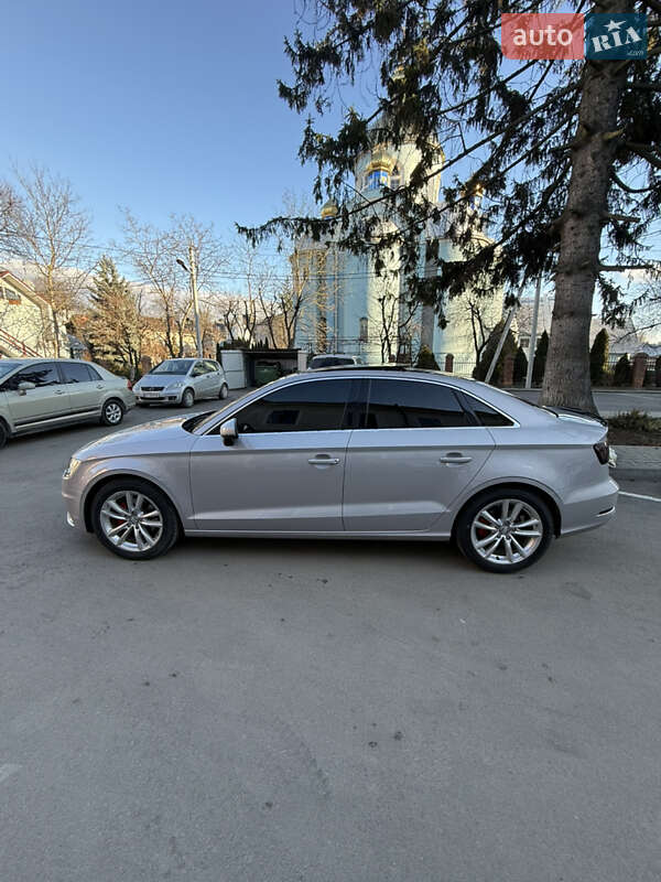 Седан Audi A3 2013 в Ивано-Франковске