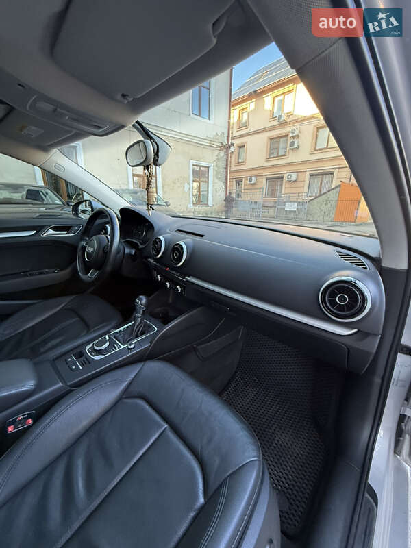 Седан Audi A3 2013 в Ивано-Франковске