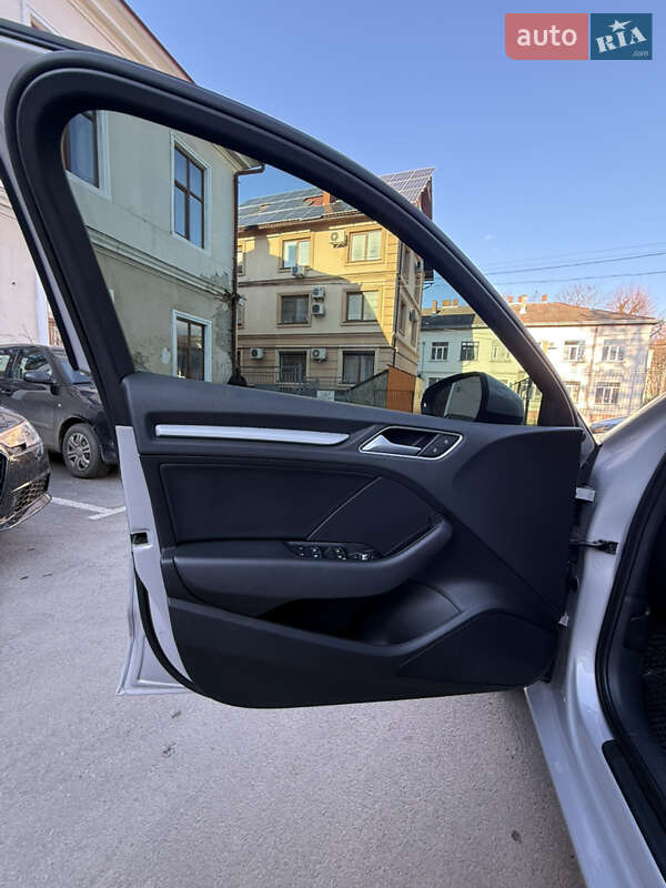 Седан Audi A3 2013 в Ивано-Франковске