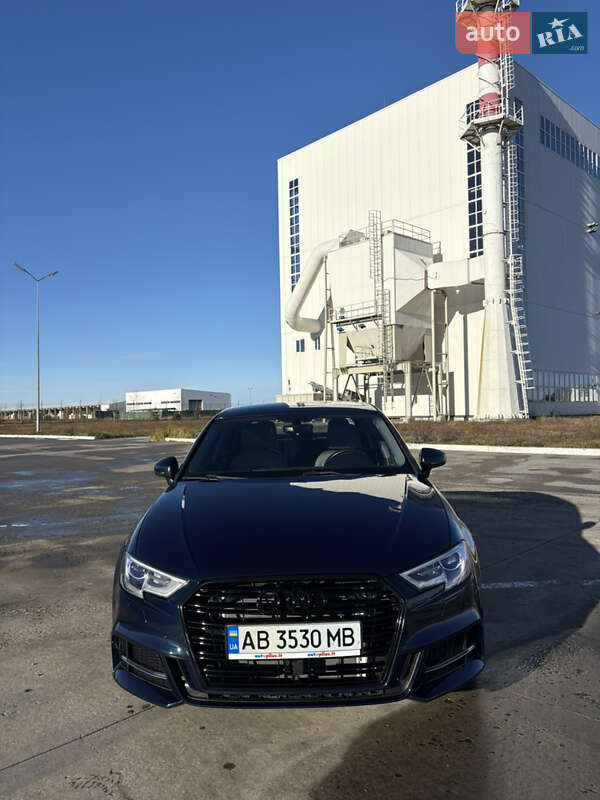 Седан Audi A3 2016 в Коростене