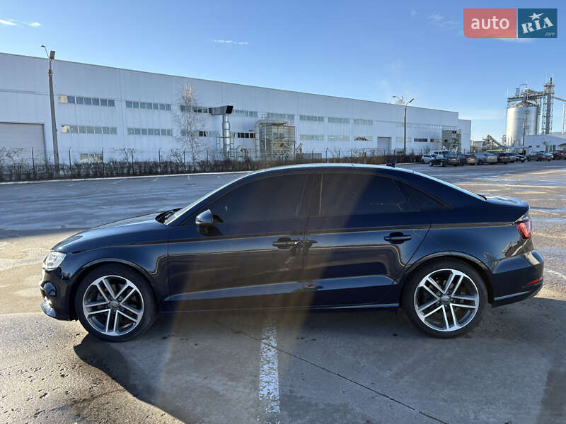 Седан Audi A3 2016 в Коростене