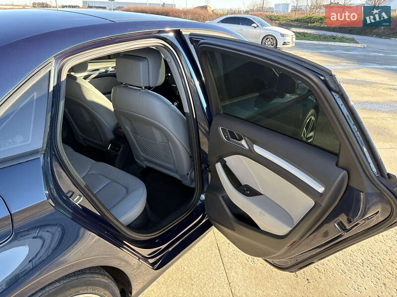 Седан Audi A3 2016 в Коростене