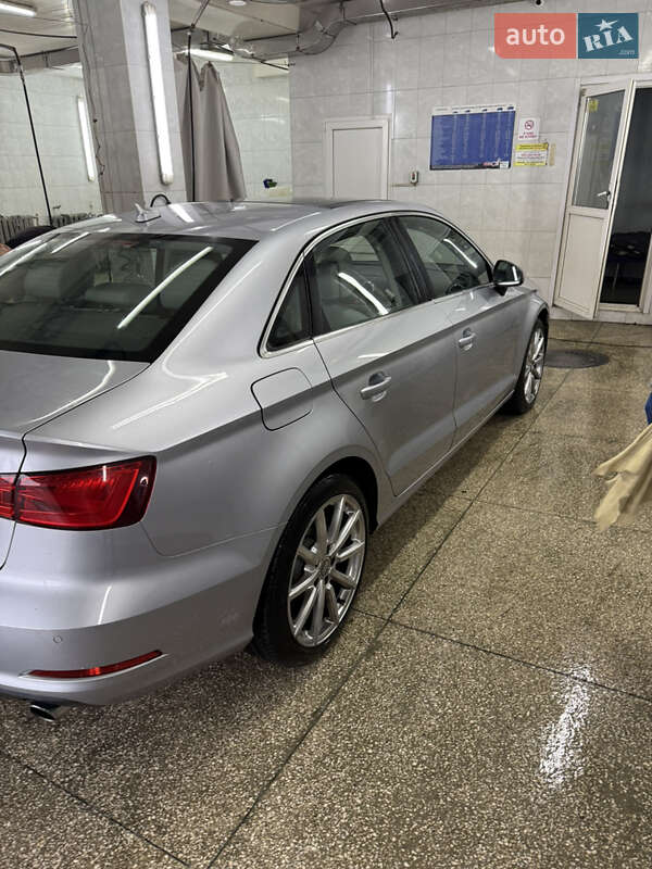 Седан Audi A3 2016 в Харькове