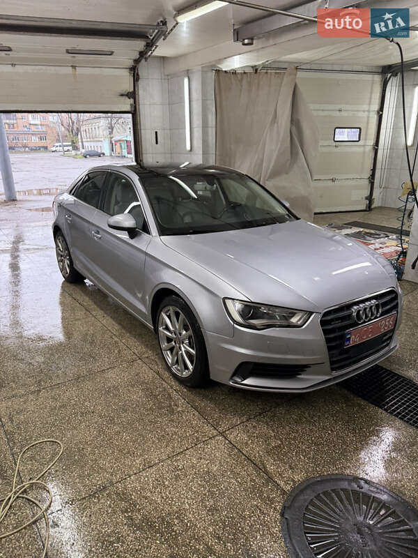 Седан Audi A3 2016 в Харькове фото Седан Audi A3 2016 в Харькове