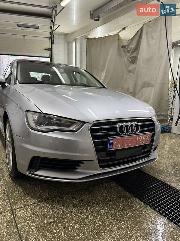 Седан Audi A3 2016 в Харькове