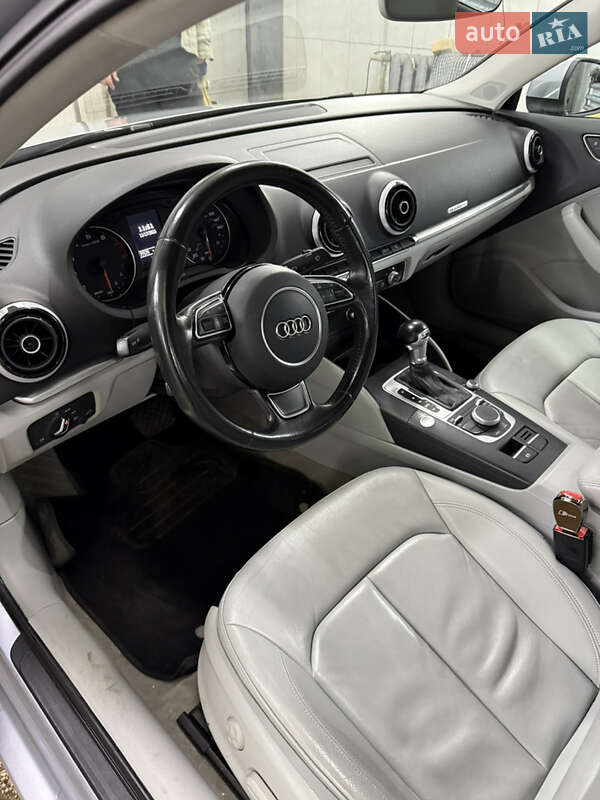Седан Audi A3 2016 в Харькове