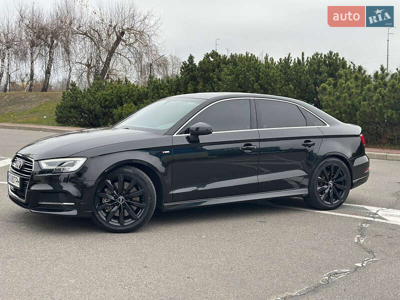 Седан Audi A3 2019 в Киеве