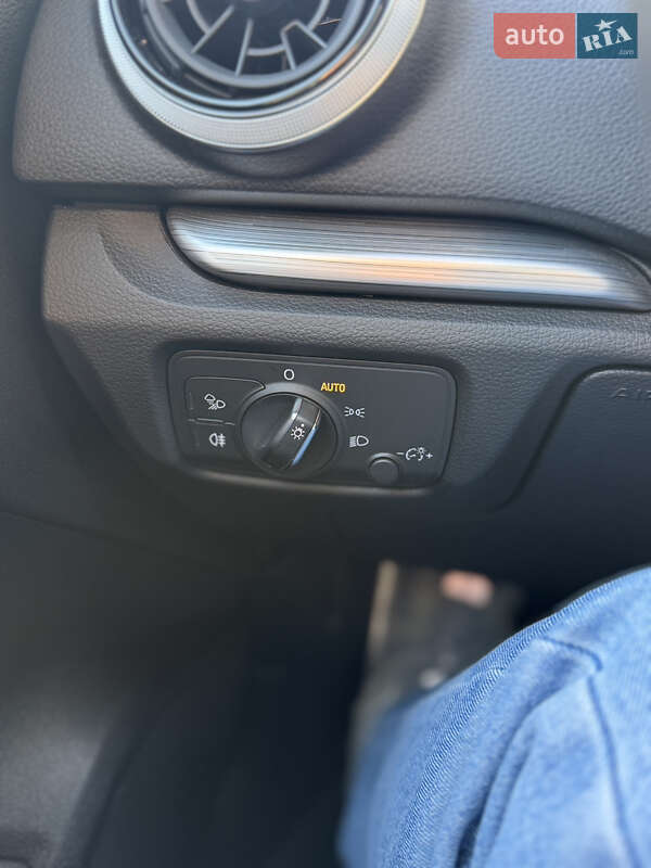 Седан Audi A3 2017 в Стрые