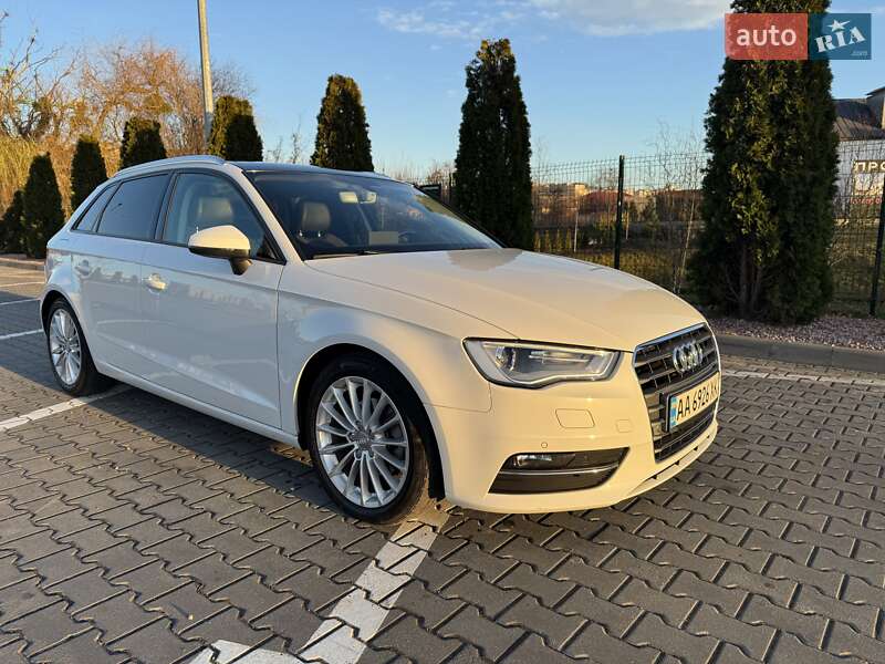 Хэтчбек Audi A3 2016 в Киеве