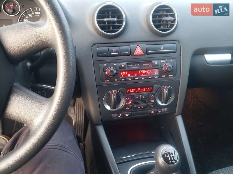 Хэтчбек Audi A3 2006 в Новояворовске