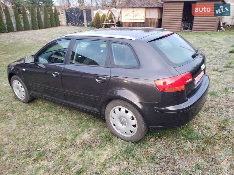 Хэтчбек Audi A3 2006 в Новояворовске
