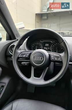 Хэтчбек Audi A3 2016 в Львове