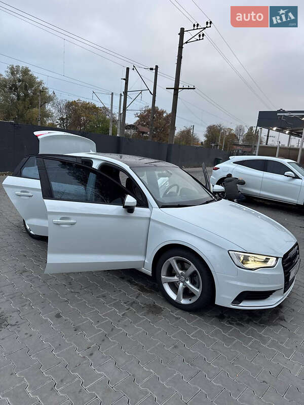 Седан Audi A3 2015 в Киеве фото 3 Седан Audi A3 2015 в Киеве