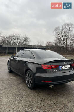 Седан Audi A3 2015 в Новояворовске
