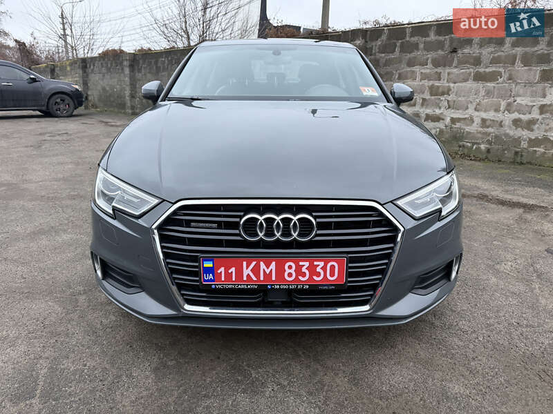 Седан Audi A3 2017 в Киеве