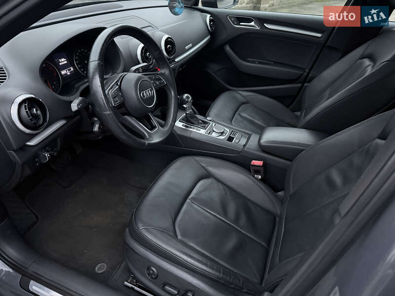 Седан Audi A3 2017 в Киеве