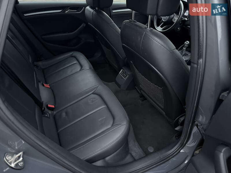 Седан Audi A3 2017 в Киеве