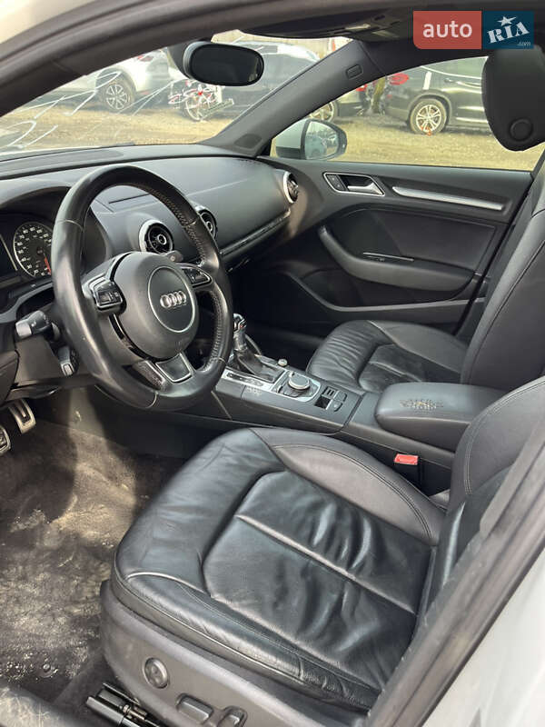 Седан Audi A3 2015 в Львове