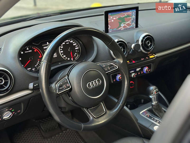 Седан Audi A3 2015 в Киеве