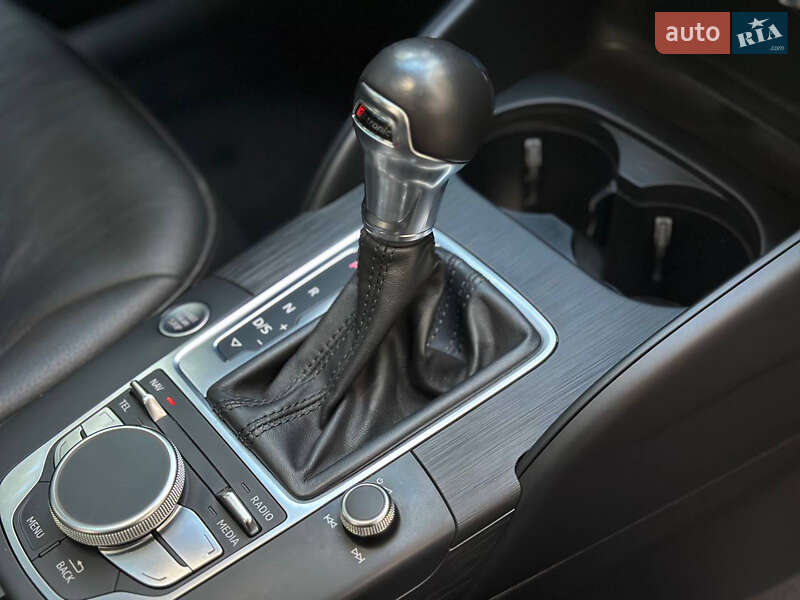 Седан Audi A3 2015 в Киеве