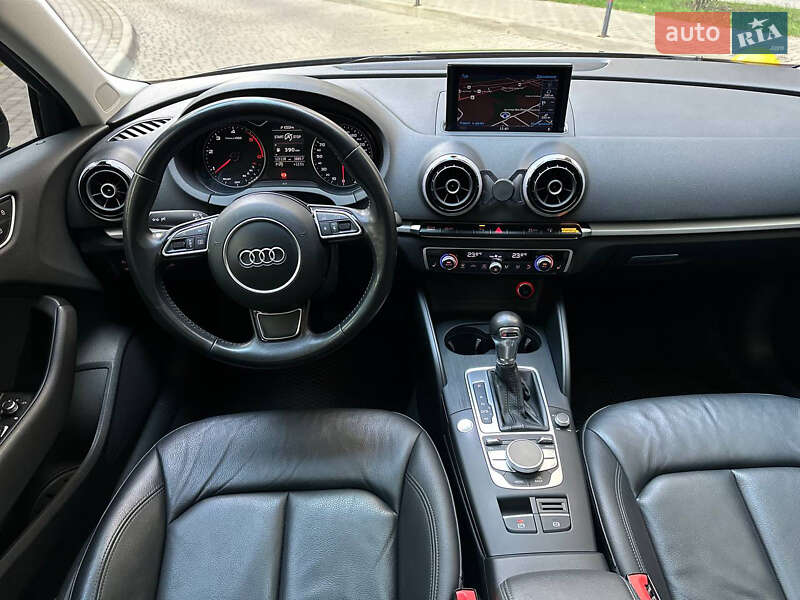 Седан Audi A3 2015 в Киеве
