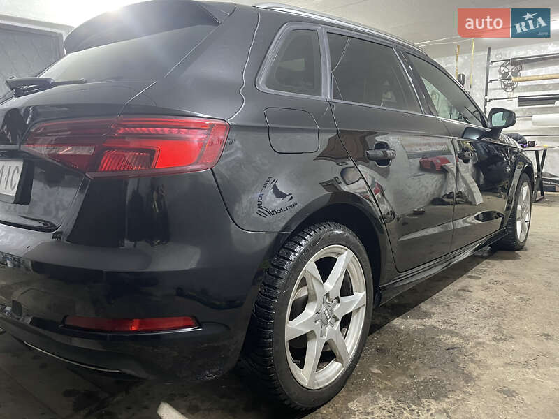 Хэтчбек Audi A3 2016 в Хмельницком