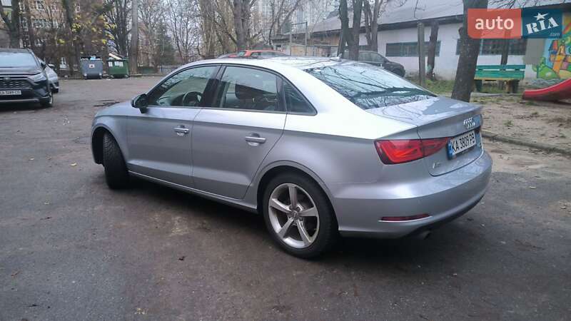 Седан Audi A3 2015 в Киеве