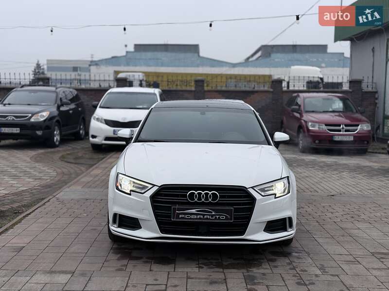 Седан Audi A3 2017 в Киеве