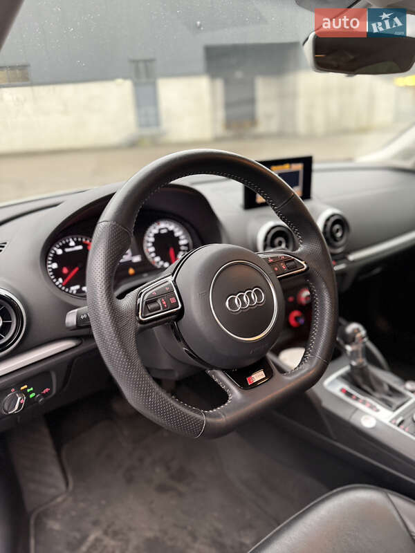 Седан Audi A3 2016 в Киеве