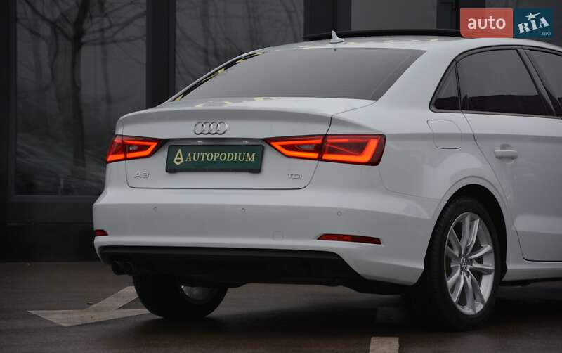 Седан Audi A3 2016 в Киеве