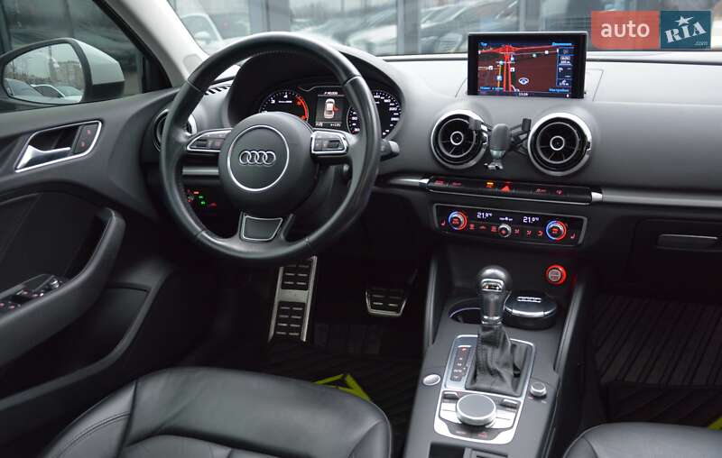 Седан Audi A3 2016 в Киеве