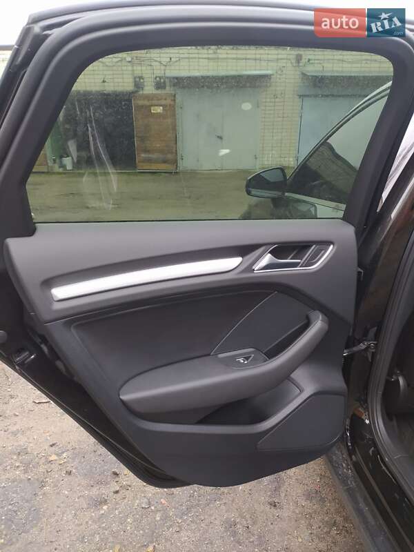 Седан Audi A3 2015 в Днепре