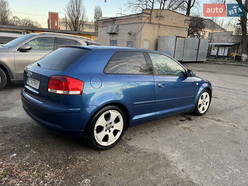 Хэтчбек Audi A3 2004 в Киеве